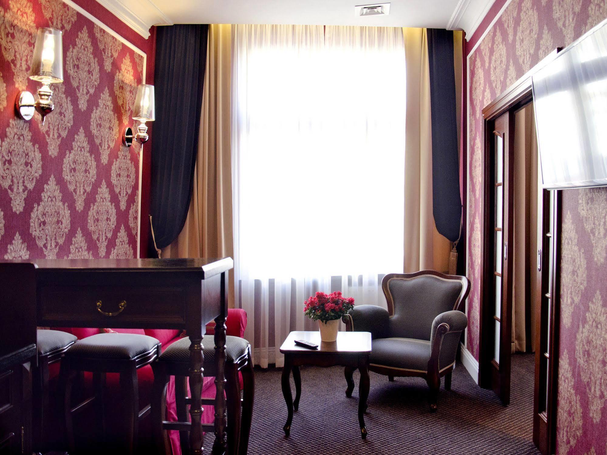 Sleepwalker Boutique Suites Вроцлав Экстерьер фото